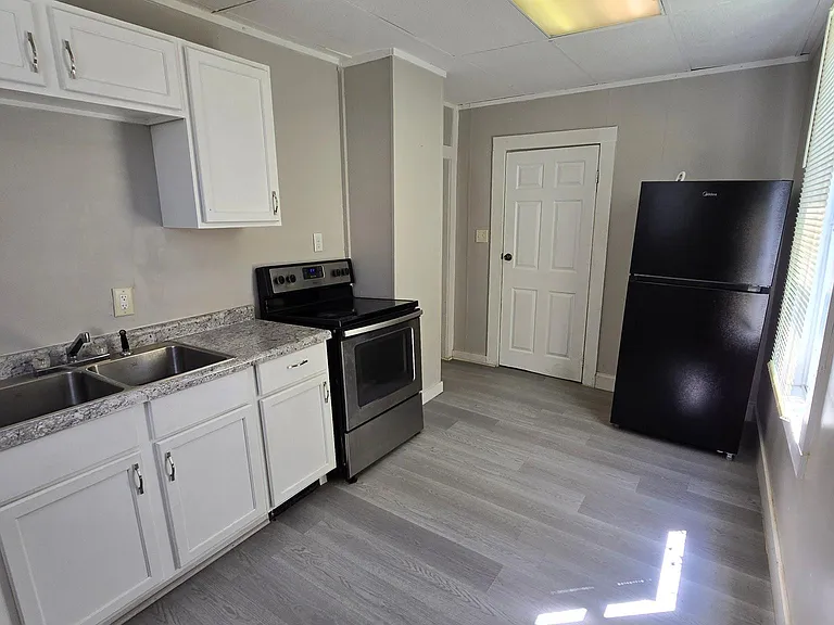 707 W Creighton Ave #1 — Photo 2