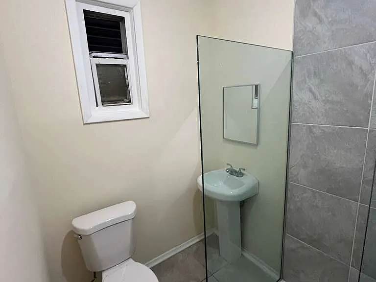 180 Bergen Ave #2 — Photo 14