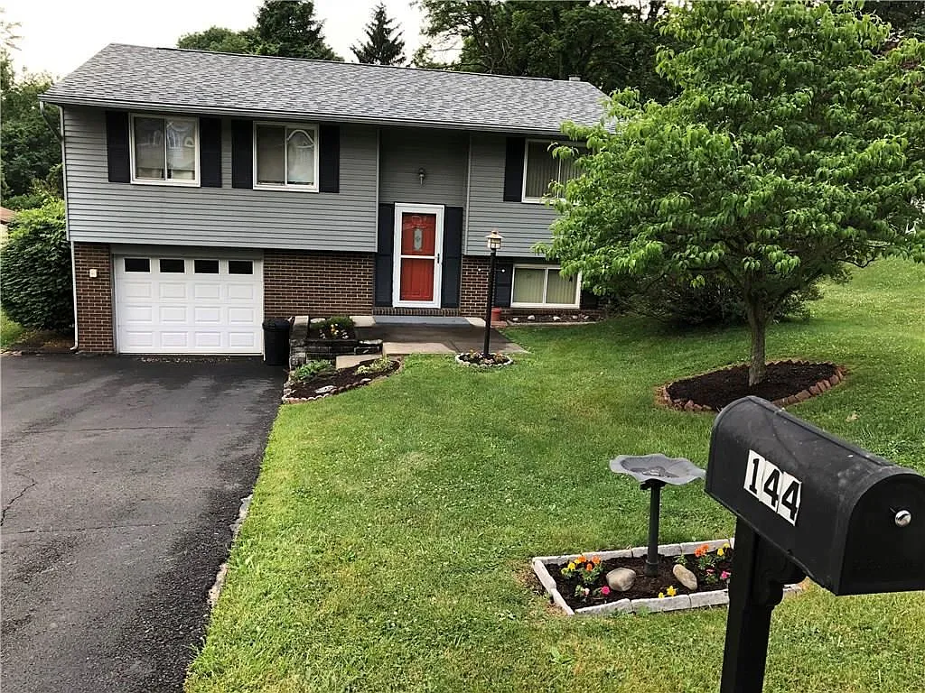 144 Connie Park Dr photo 1