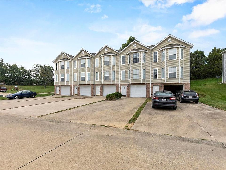 1st image of 2397 Garrett Ln APT C