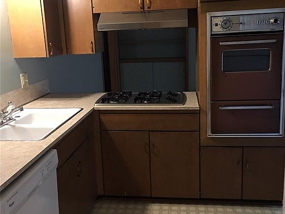 5th image of 310 W Hannibal St