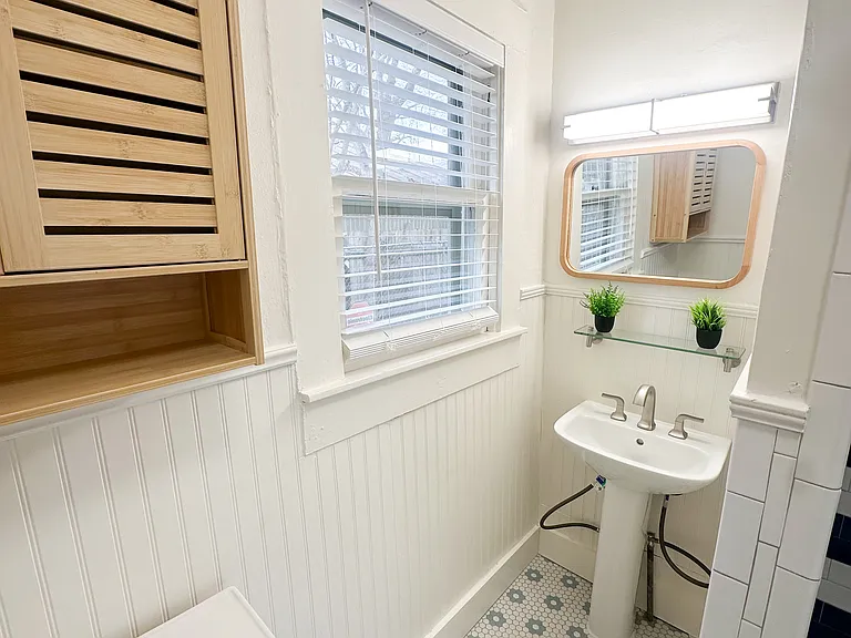 320 E Dewey Pl #9 — Photo 5