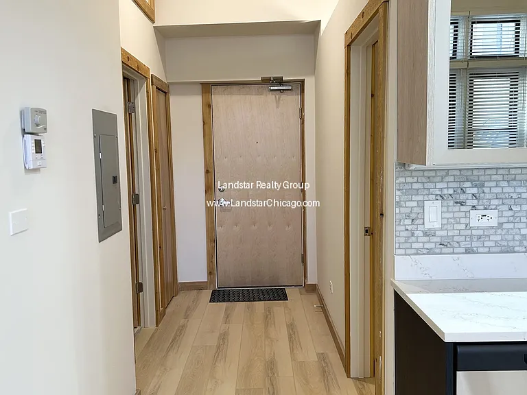 4611 S Ellis Ave #105 — Photo 4