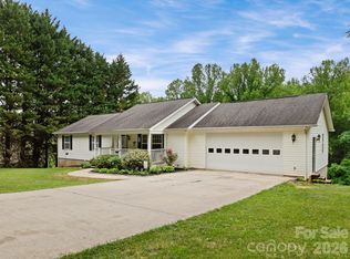 38 Brown Lynch Rd, Candler, NC 28715