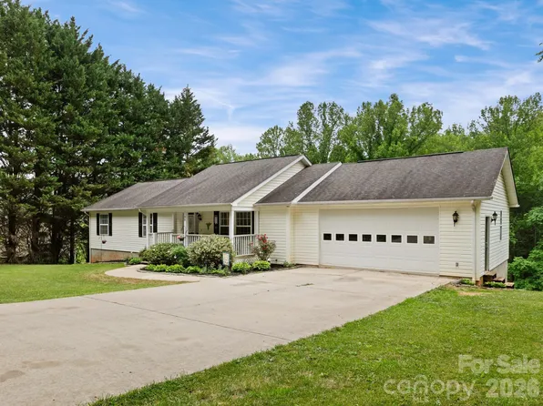 38 Brown Lynch Rd, Candler, NC 28715