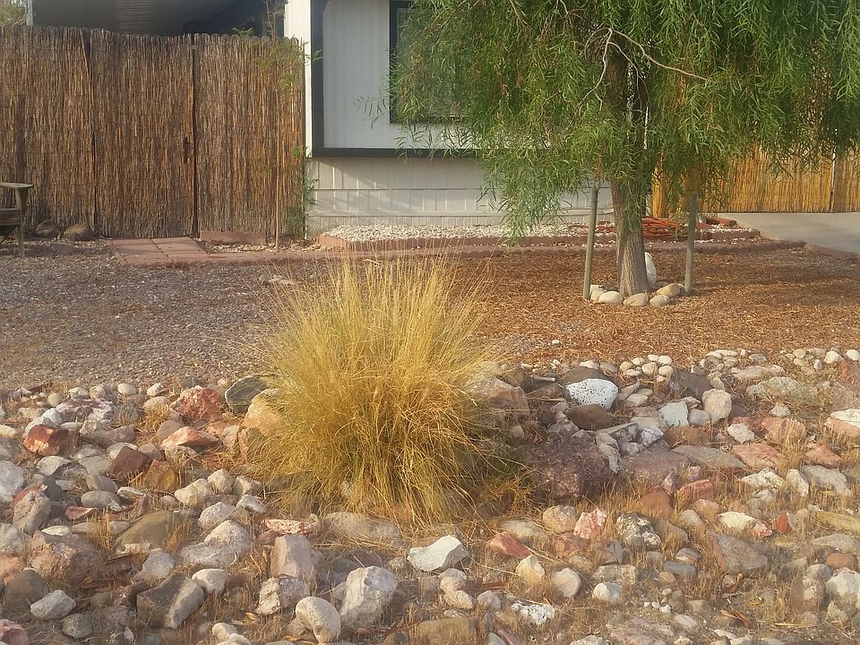1st image of 902 Holly St