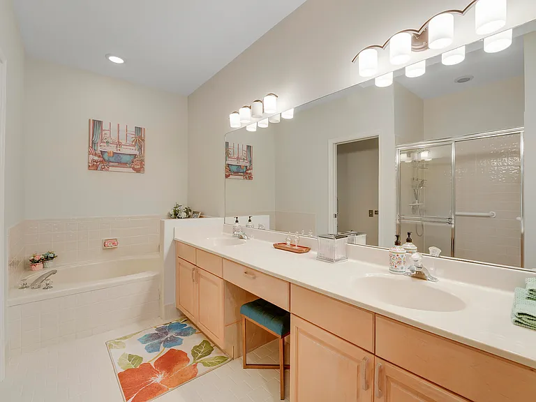 7136 Ashford Ln — Photo 25