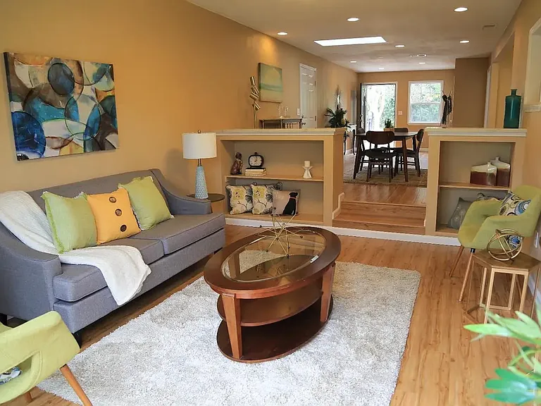 3829 Delaware Ave — Photo 5