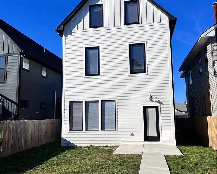 811 E Minnesota St — Photo 8