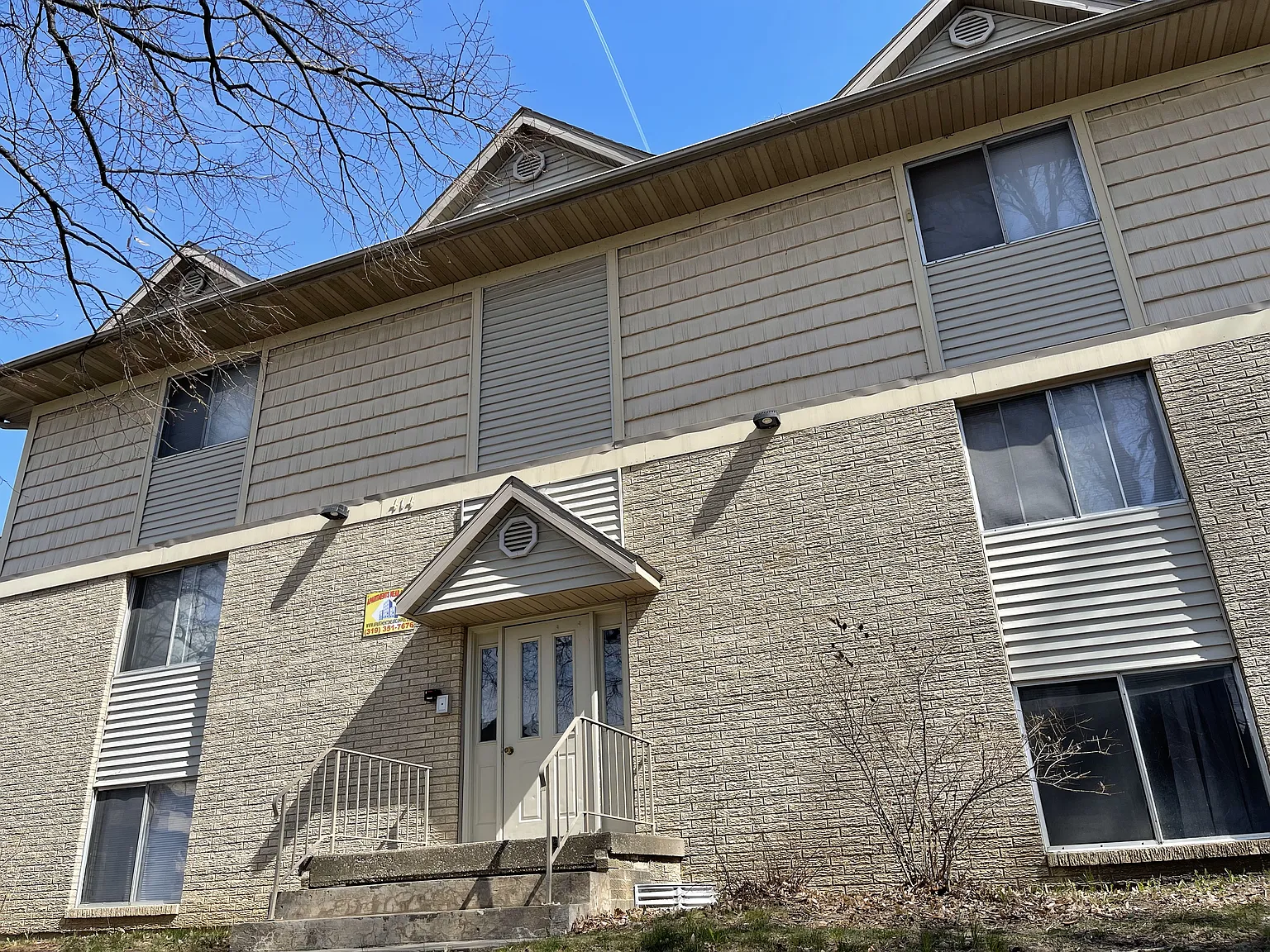 5 bed, $3,203 — Photo 1