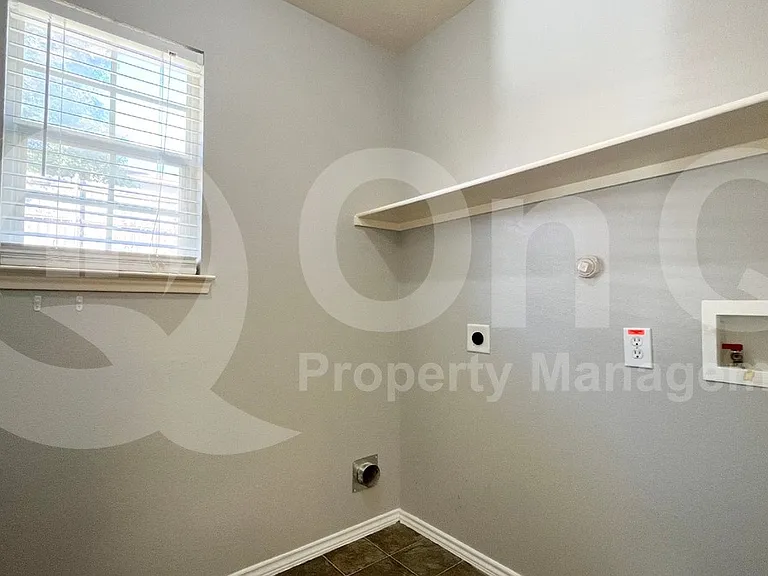 2312 Gabriel Dr — Photo 18