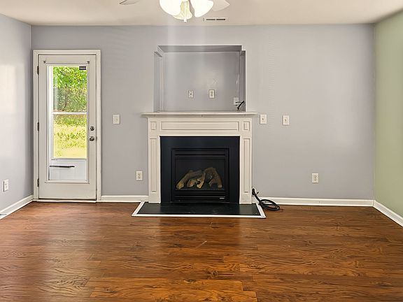 3rd image of 1013 Early Rise St