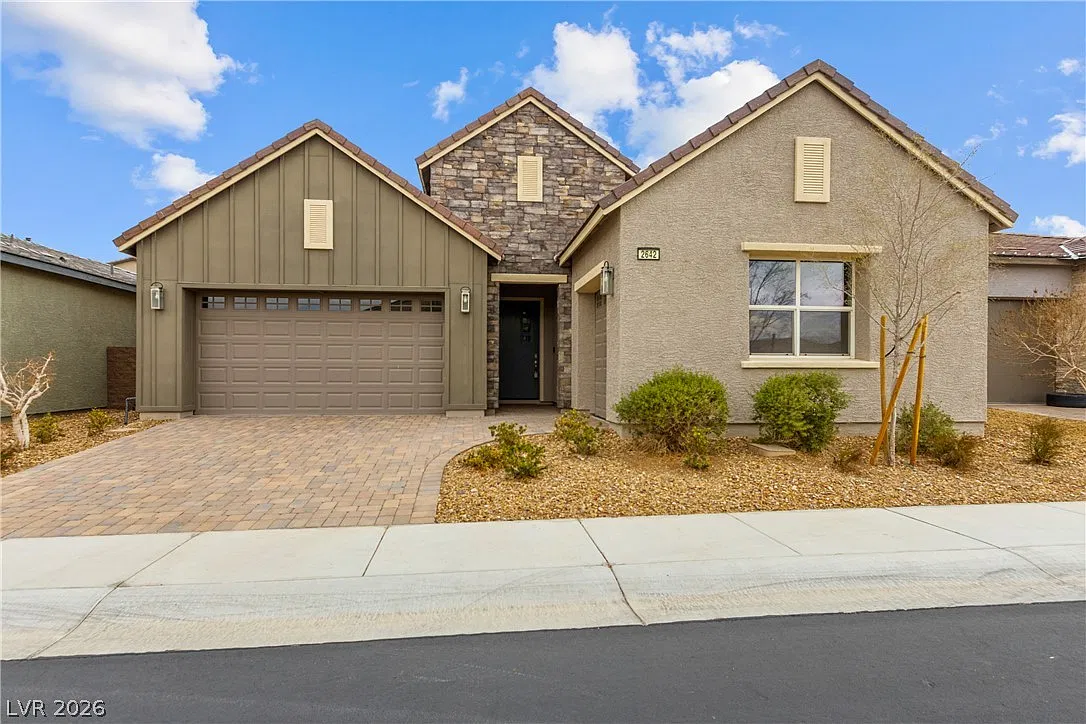 3 bed, 2.5 bath, 2109 sqft, $3,923 — Photo 1