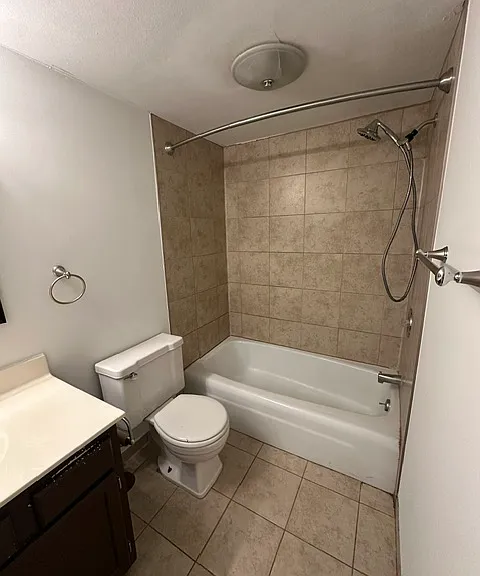 991 Manor Ln — Photo 7