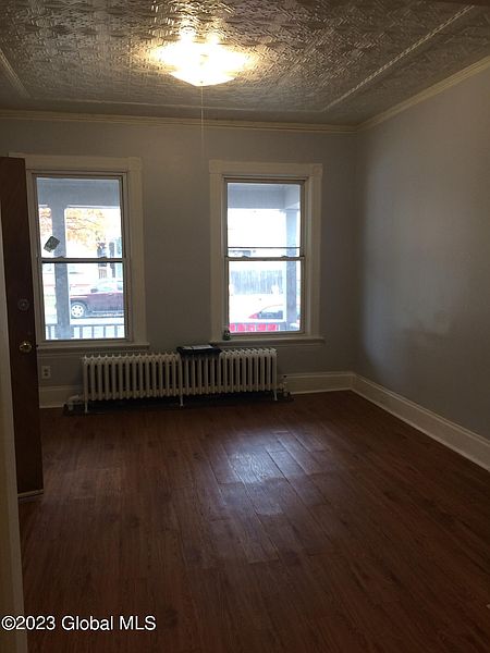 4th image of 168 6TH Avenue
