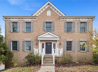 1240 Snee Dr, Pittsburgh, PA 15236