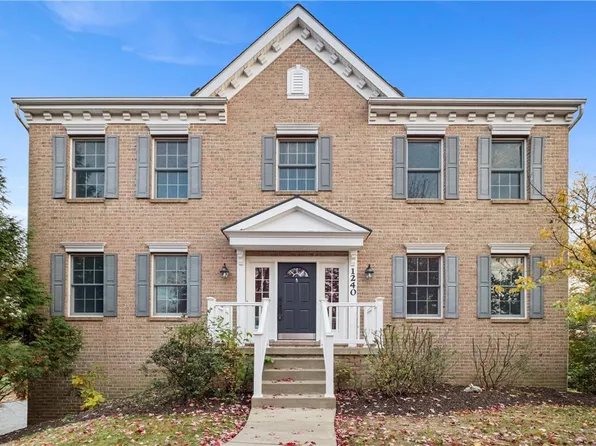 1240 Snee Dr, Pittsburgh, PA 15236