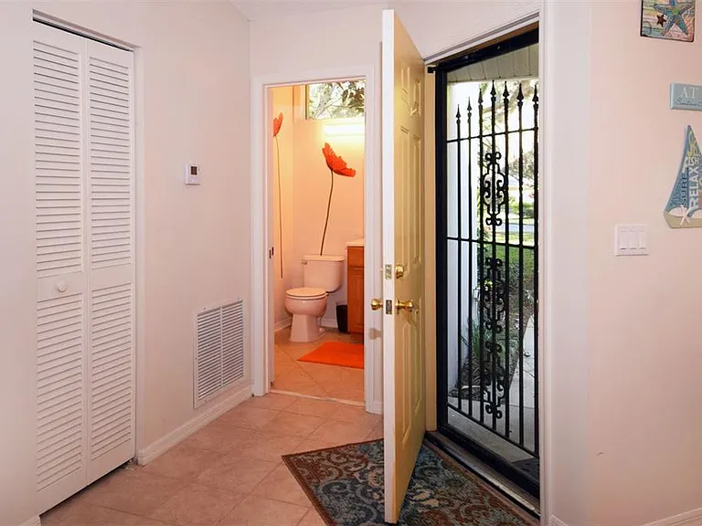 231 Southampton Ln #277 — Photo 4