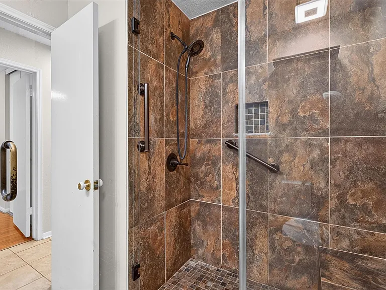 9211 Palm Shores Dr — Photo 14
