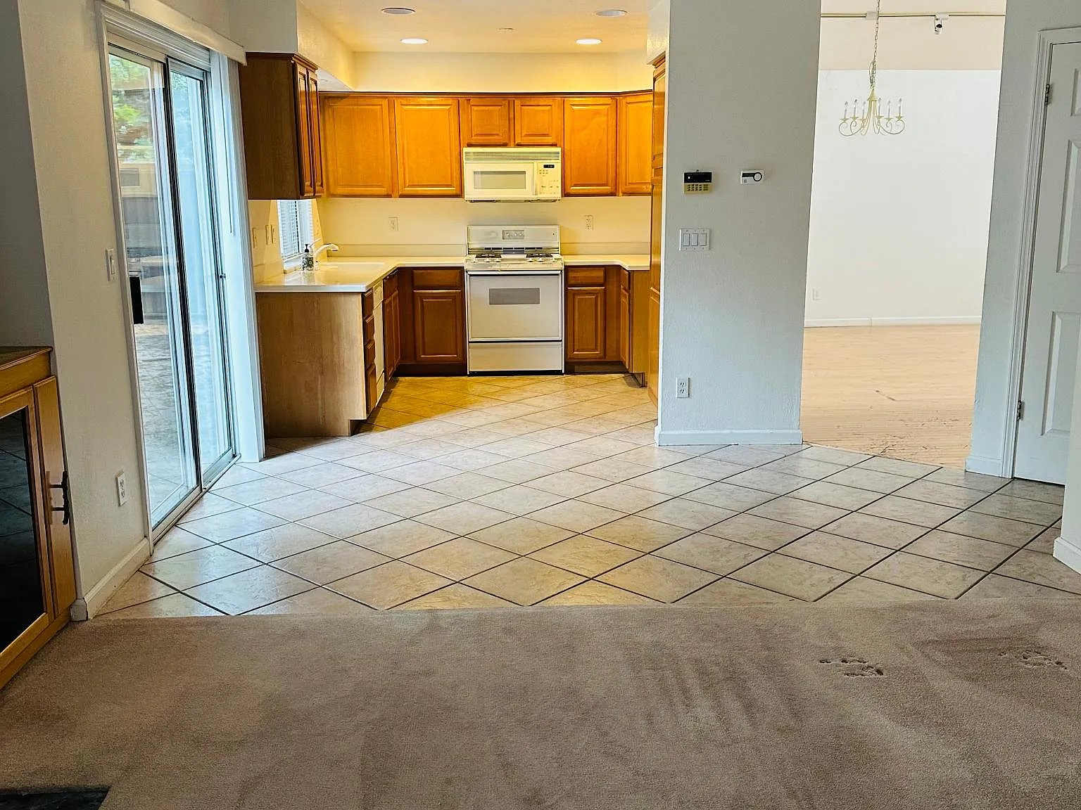 3 bed, 2.5 bath, 1680 sqft, $4,500 — Photo 4