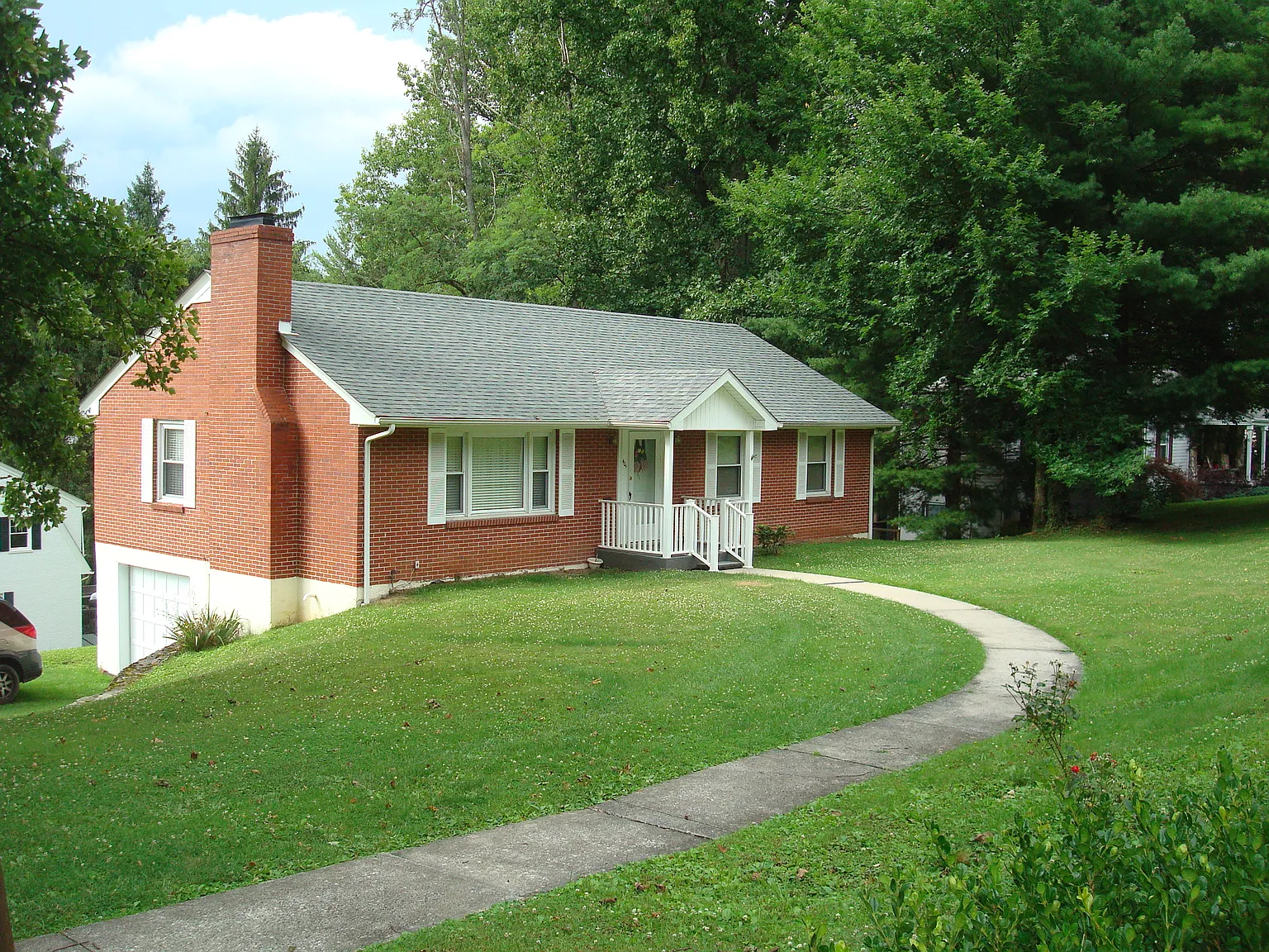401 Parkway Ave photo 1
