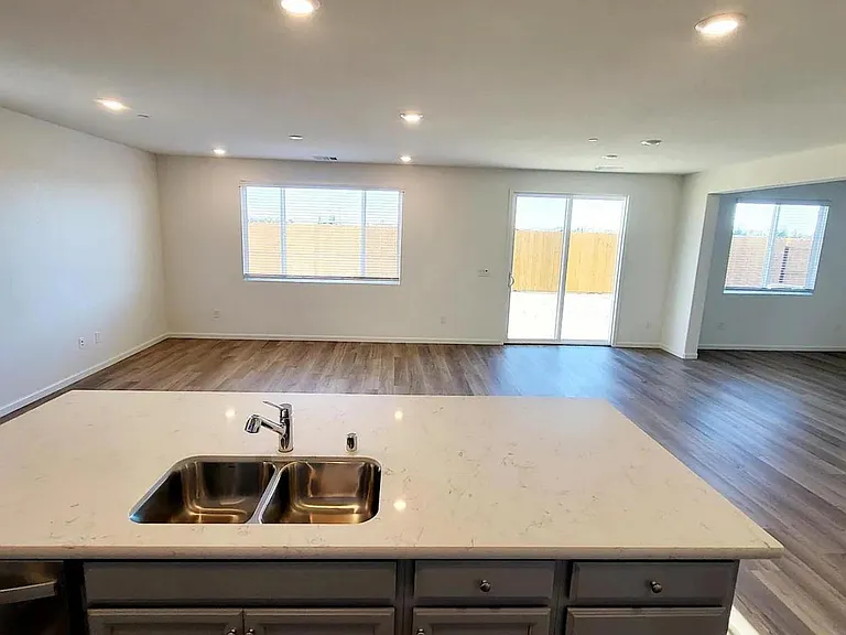 1642 Sanderling Ave — Photo 11