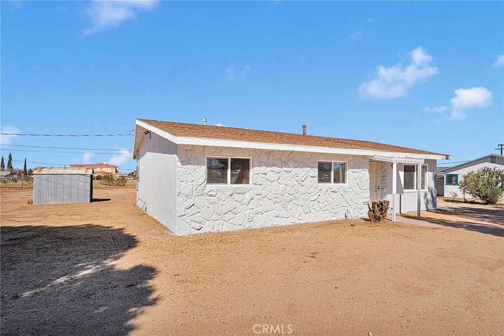 3 bed, 1076 sqft, $1,850 — Photo 3