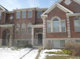 721 Prestwick Ln, Wheeling, IL 60090