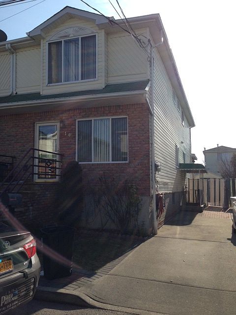 2nd image of 14 Georgetown Ln