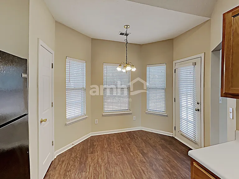 4865 Lake Park Ln — Photo 7