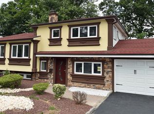 160 Cypress Dr, Colonia, NJ 07067