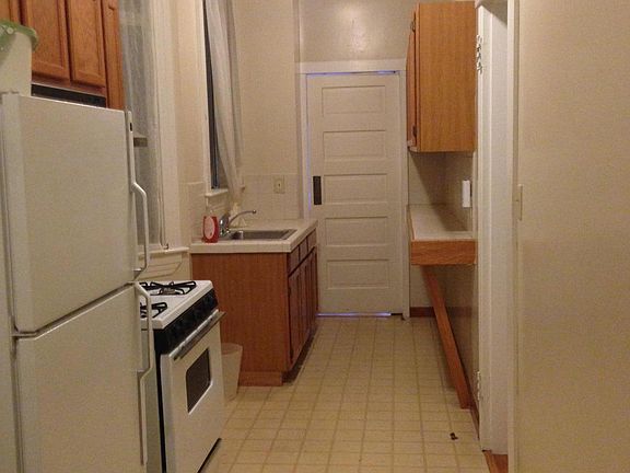 4th image of 1800 Larkin St