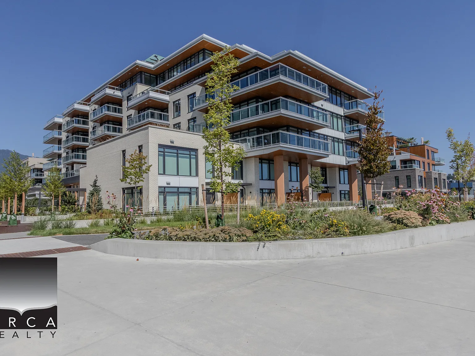 305 Harbour Way, North Vancouver — Photo 1