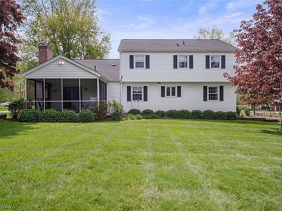 2nd image of 989 Westhaven Dr