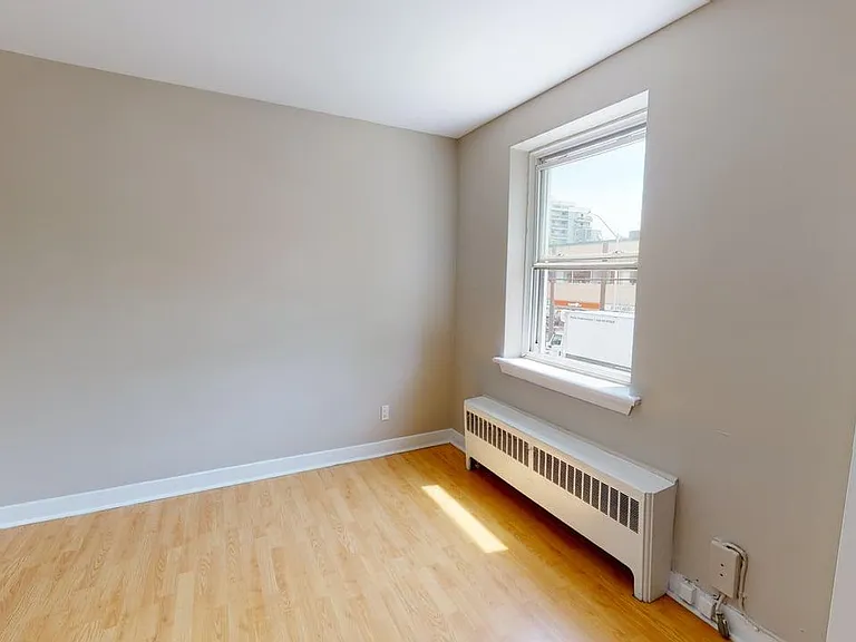 217 Laurier Ave E #6 — Photo 14