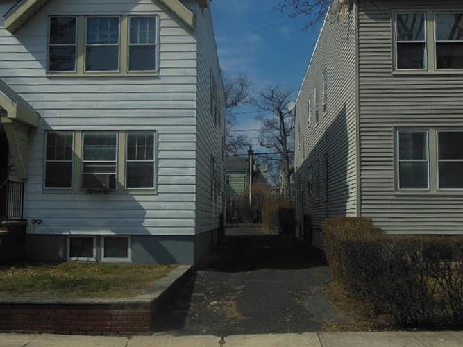 2nd image of 35-37 Brookwood St