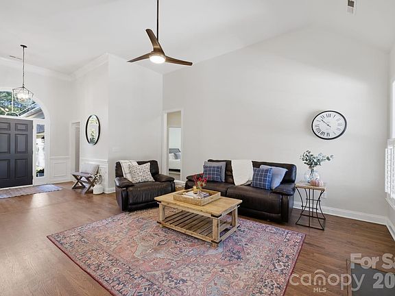 3rd image of 4144 Isle Of Pines Dr