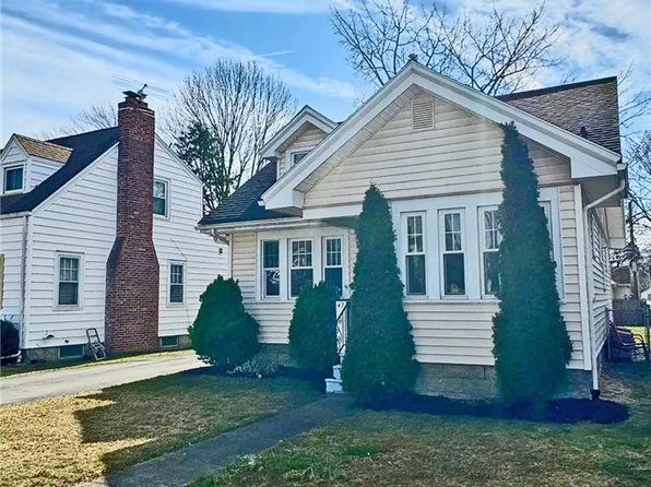 47 Eglantine Rd, Rochester, NY 14616
