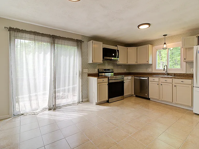 165 Laurel Ridge Ave — Photo 10