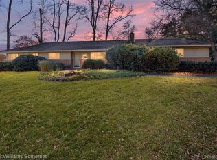 2129 Long Lake Shore Dr, West Bloomfield, MI 48323