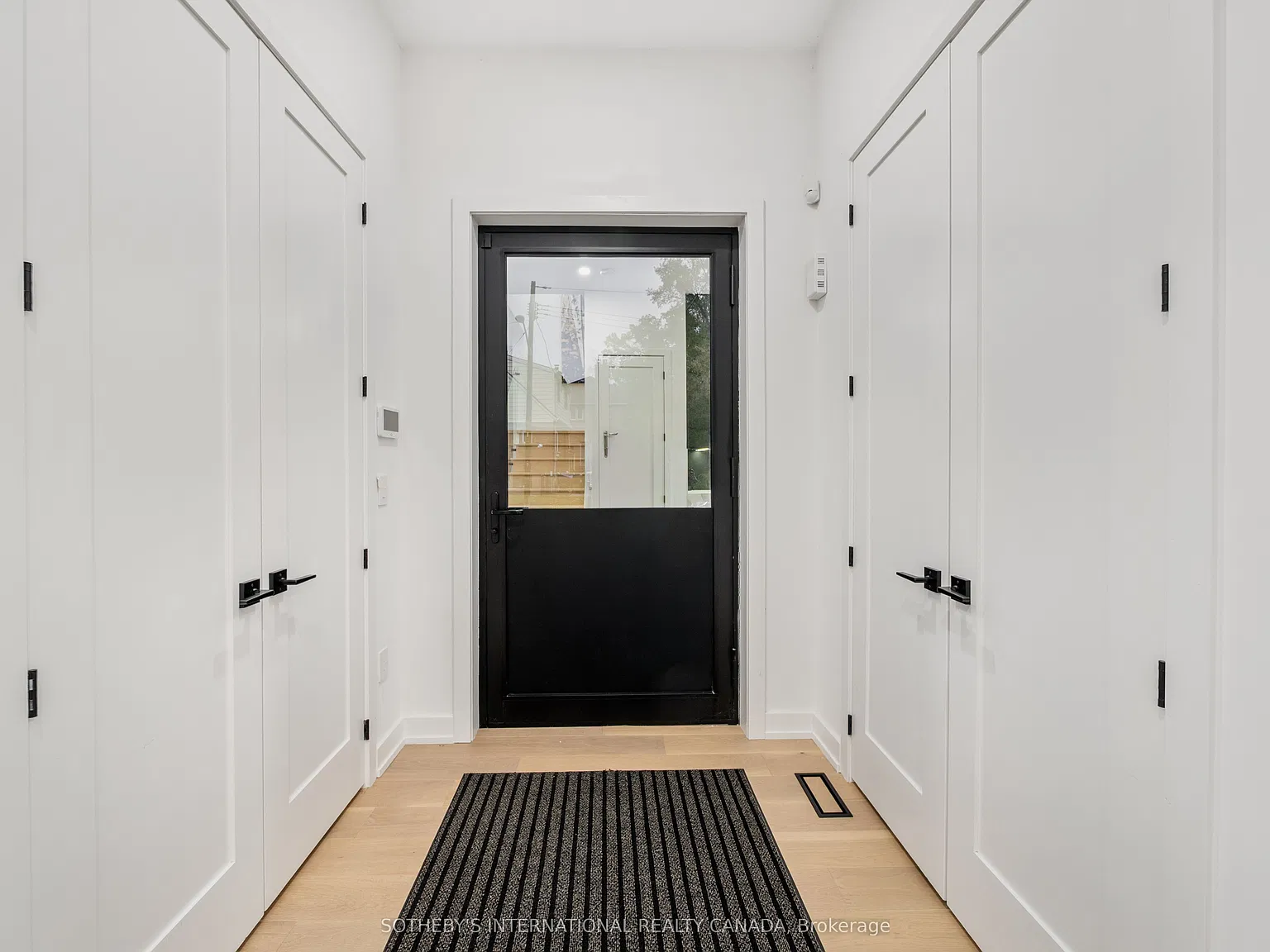 3 bed, $6,900 — Photo 3