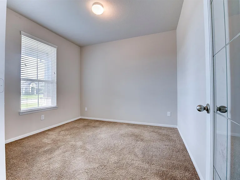 4542 Medrano Trl — Photo 5