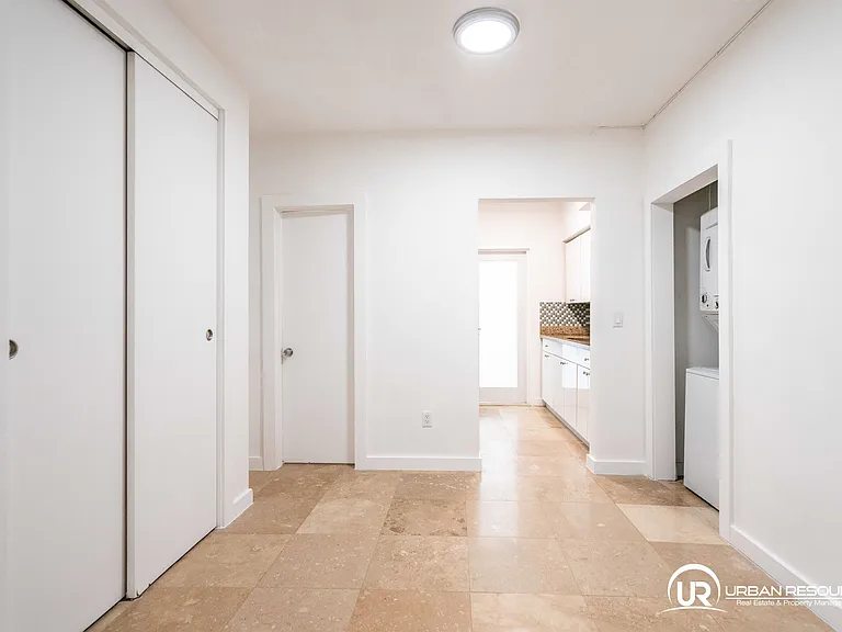 1120 Euclid Ave #6 — Photo 11