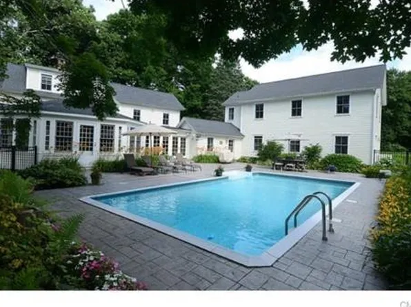 261 Wilton Rd E, Ridgefield, CT 06877