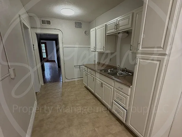 853 Barnett Ave — Photo 8