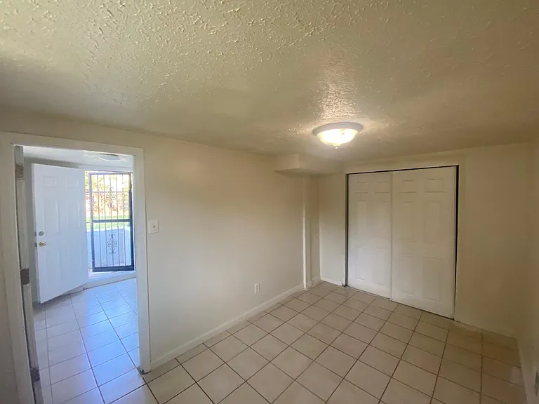 9109 49th Pl — Photo 16