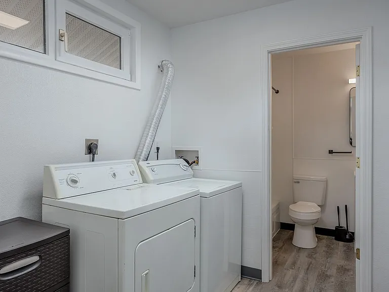 1421 Kent Ct — Photo 9