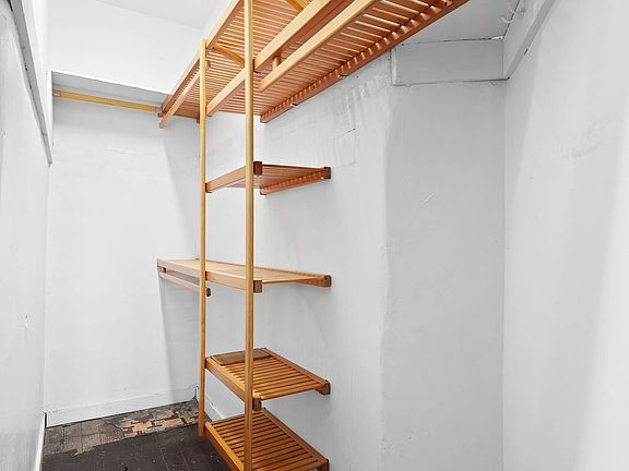 3rd image of 628 E 14th St APT 10