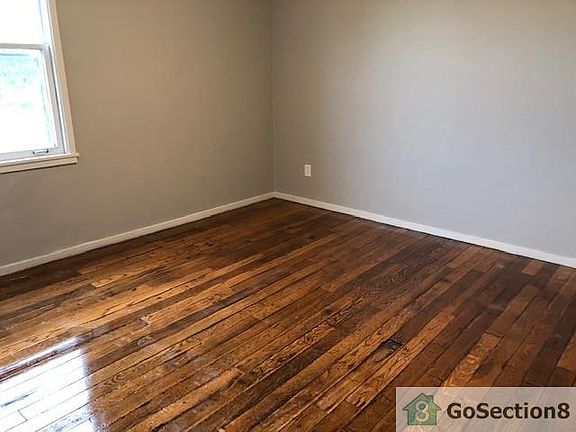 3rd image of 904 S Central Dr