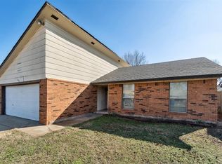 732 W Elder Dr, Mustang, OK 73064